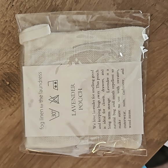 Pack of 10 laundress lavendar pouches - Picture 2 of 2
